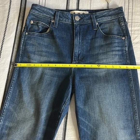 Amo • high rise stix crop jeans